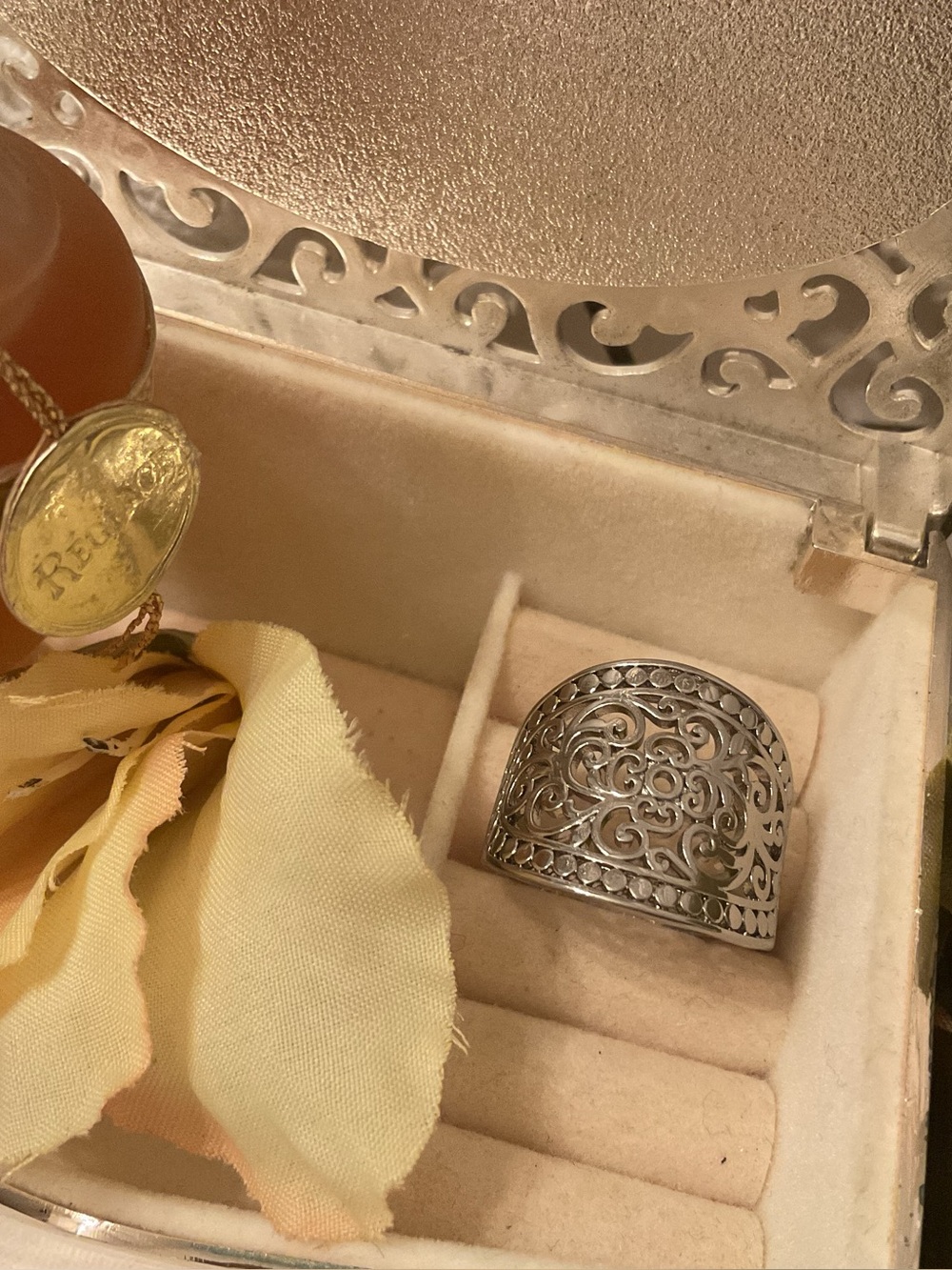 BEAUTIFUL 925 STERLING SILVER  EUROPEAN VINTAGE STYLE OPEN SCROLL WORK RING